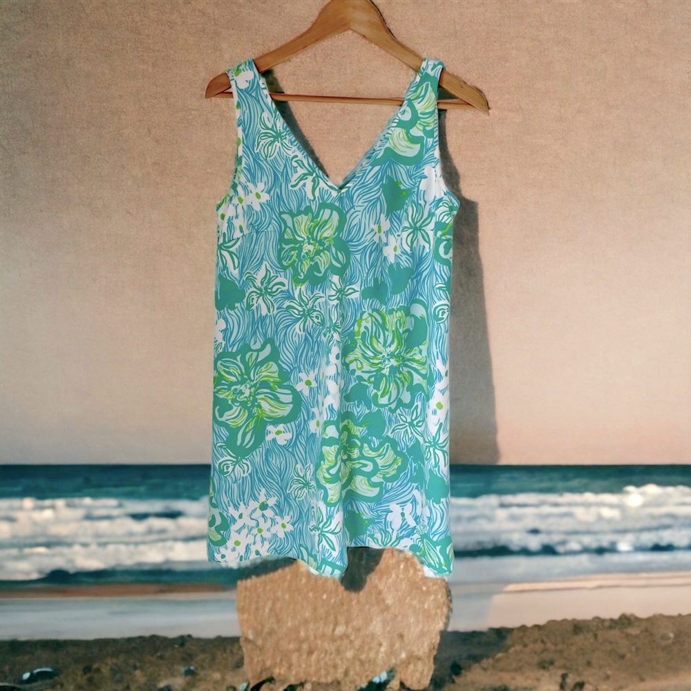 Lilly Pulitzer sleeveless,V neck dress SZ 8.